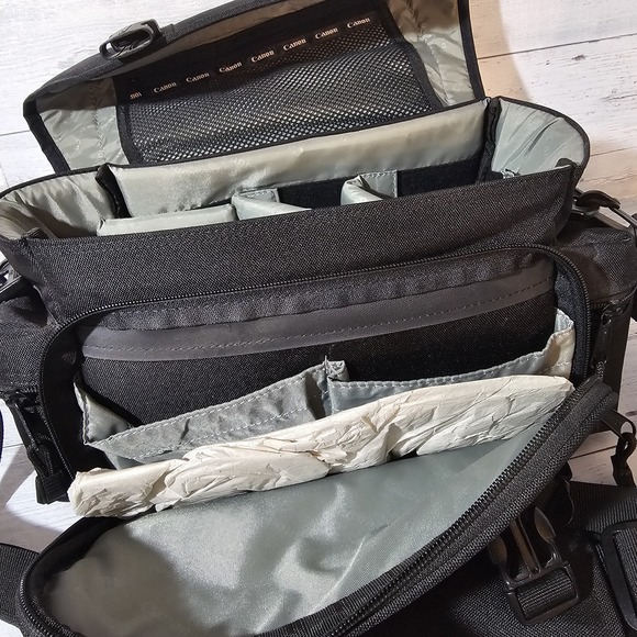 Genuine Canon Deluxe Camera Bag for EOS Cameras Medium Large Photo Video Gadgets - Picture 7 of 16